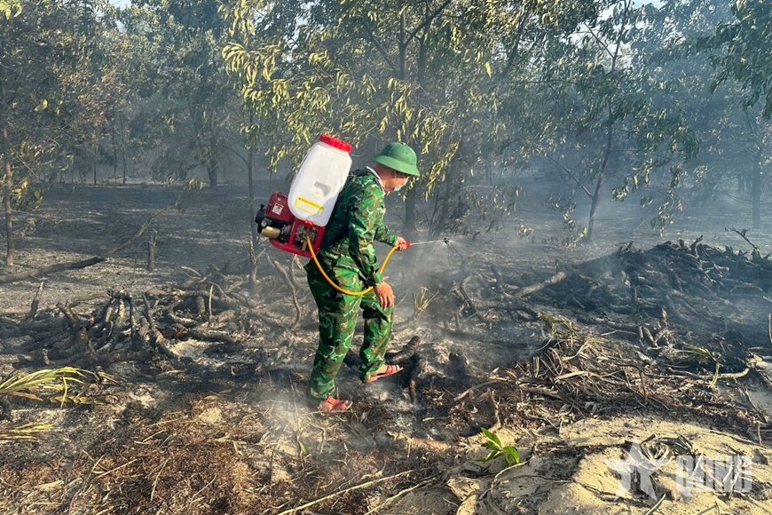 Bộ đội Biên phòng TP Huế huy động lực lượng phối hợp chữa cháy rừng