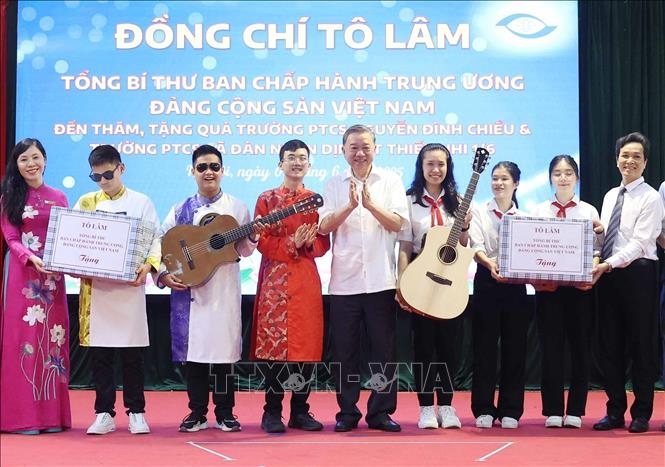 Tổng Bí thư Tô Lâm thăm hai trường học chuyên biệt tại Hà Nội
