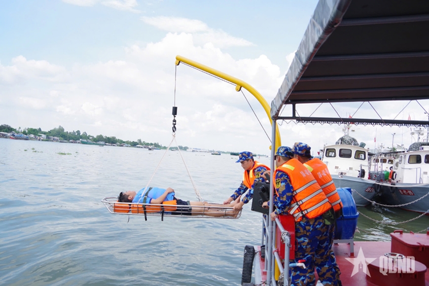 Lữ đoàn 962 (Quân khu 9): Gắn thi đua vào hoạt động thực tiễn