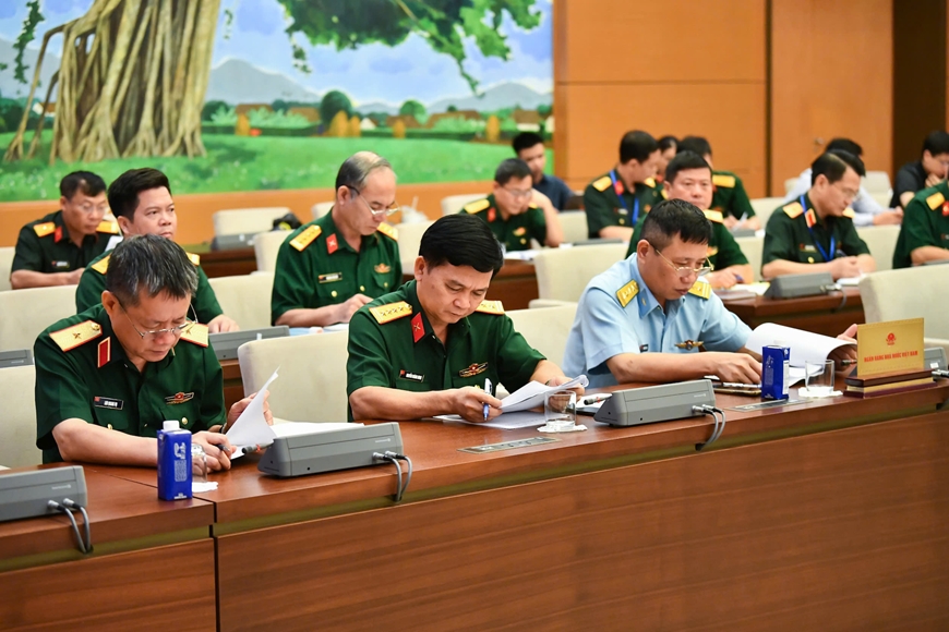 Ủy ban Thường vụ Quốc hội cho ý kiến về dự án Luật sửa đổi, bổ sung một số điều của các luật trong lĩnh vực quốc phòng