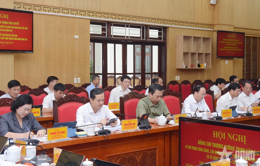 Thượng tướng Trịnh Văn Quyết chủ trì làm việc với Ban Thường vụ Tỉnh ủy Thái Nguyên và Bắc Kạn