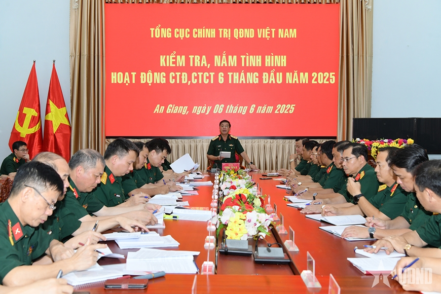 Đoàn công tác Tổng cục Chính trị kiểm tra tại Sư đoàn 330, Quân khu 9