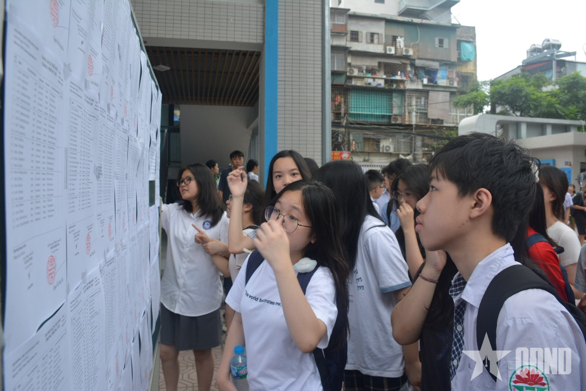 Hơn 103.000 thí sinh Hà Nội làm thủ tục dự thi vào lớp 10 công lập