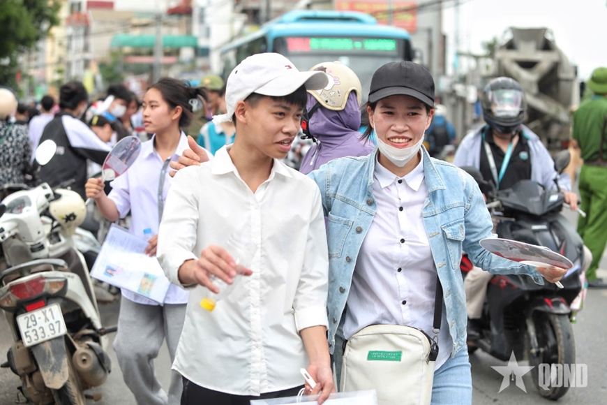 Thi vào lớp 10 ở Hà Nội: Đề môn Ngữ văn vừa sức