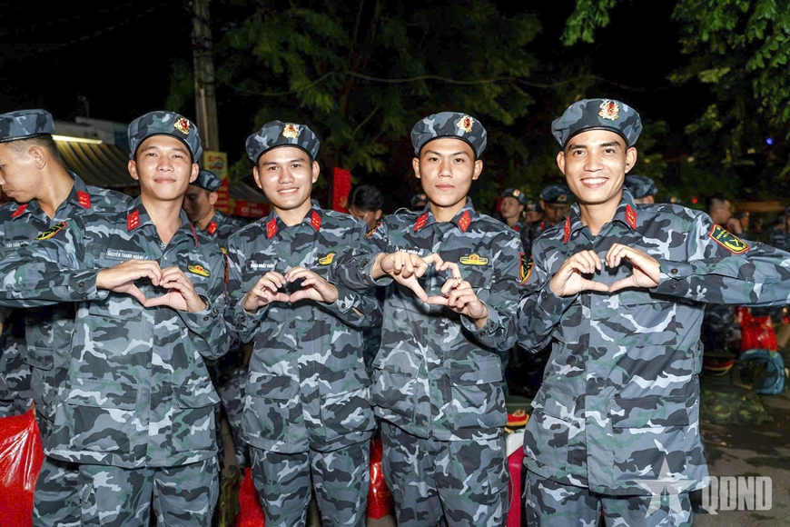 Vì phút giây thiêng liêng trên Quảng trường Ba Đình