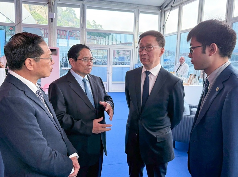Thủ tướng Phạm Minh Chính gặp Phó chủ tịch Trung Quốc Hàn Chính