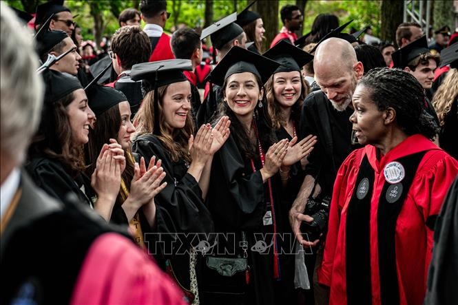 Bộ Ngoại giao Mỹ tiếp tục xử lý thị thực cho sinh viên Harvard