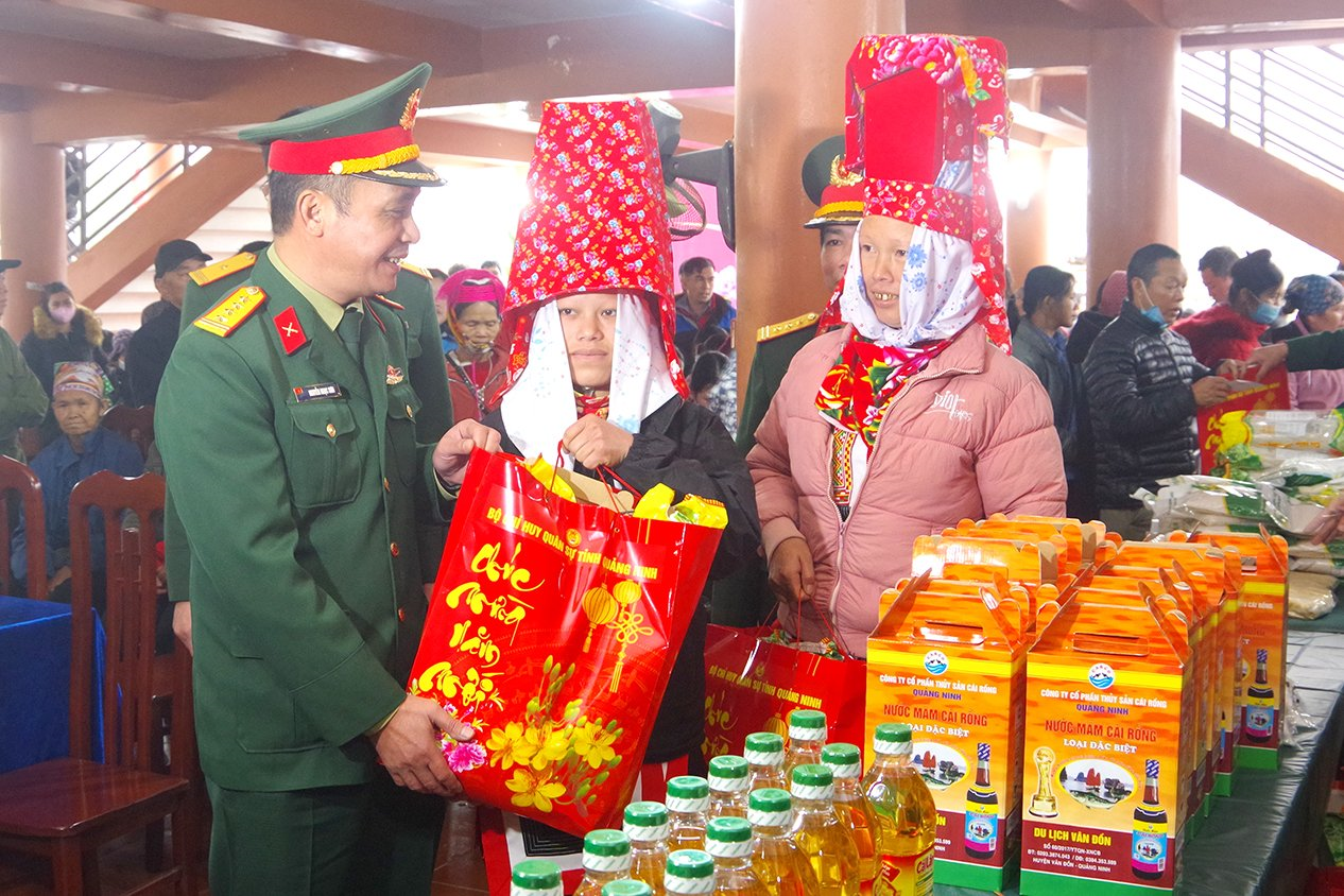 Thiết thực giúp đồng bào nơi biên cương Đông Bắc