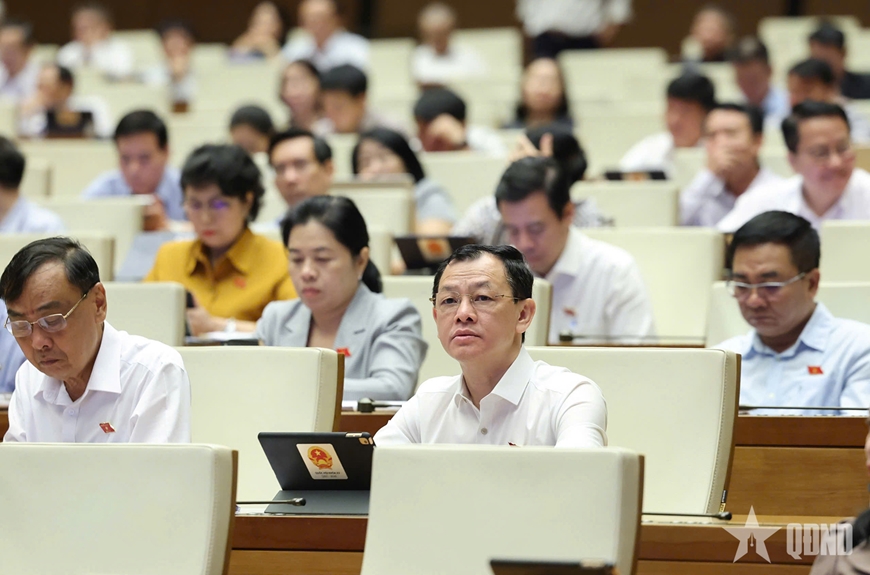 Đại tướng Phan Văn Giang trình bày Tờ trình về sửa đổi, bổ sung 11 luật về lĩnh vực quân sự, quốc phòng