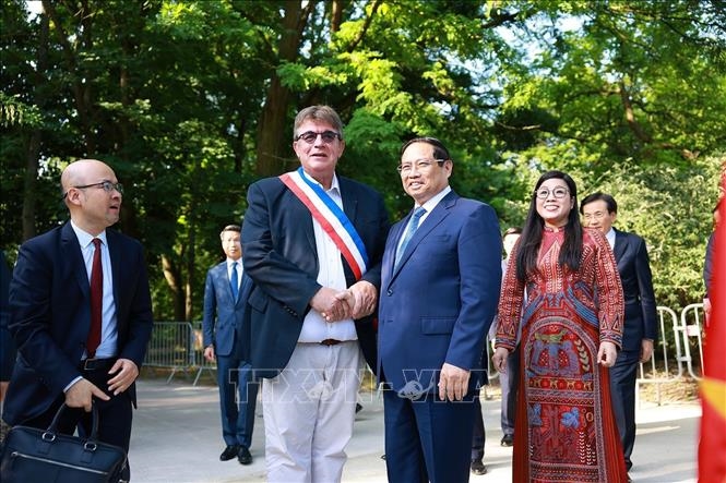 Thủ tướng Phạm Minh Chính thăm Khu tưởng niệm Chủ tịch Hồ Chí Minh tại Montreuil, Pháp