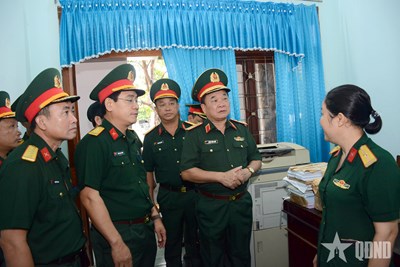 View - 	Thượng tướng Hoàng Xuân Chiến kiểm tra, nắm tình hình tại tỉnh Kon Tum