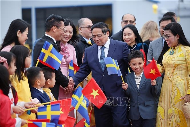 Thủ tướng Phạm Minh Chính tới Stockholm, bắt đầu thăm chính thức Thụy Điển