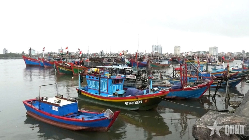 Bộ đội Biên phòng tỉnh Quảng Bình kêu gọi tàu, thuyền tránh bão số 1