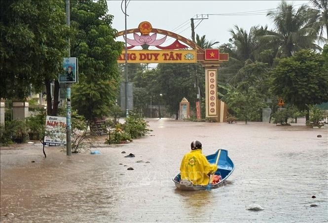 Bão số 1: Quảng Trị di dời khẩn cấp hàng nghìn người dân; lũ trên sông Hương đang trên mức báo động 2