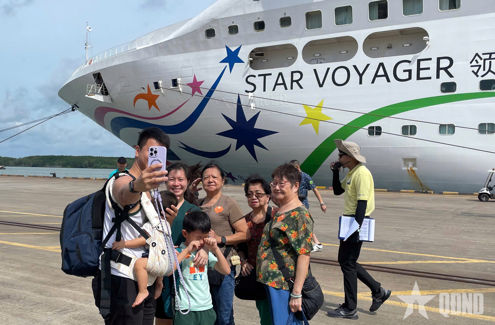 Lần đầu tiên phục vụ du khách hai chiều trên tàu du lịch biển tại Việt Nam