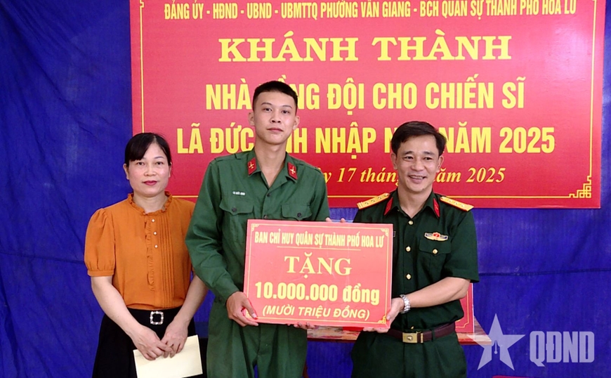 Ban CHQS thành phố Hoa Lư: Khánh thành và bàn giao Nhà đồng đội tặng gia đình chiến sĩ nhập ngũ năm 2025