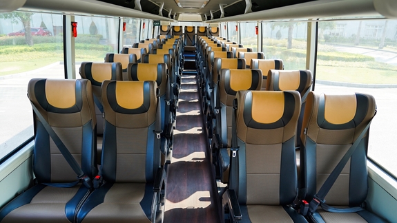 THACO AUTO xuất khẩu xe bus cao cấp MERCEDES-BENZ RS 1936 sang thị trường Thái Lan