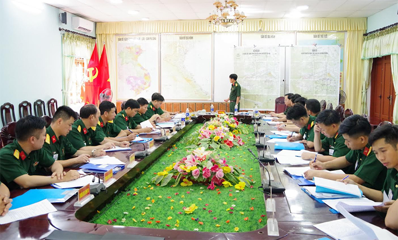 Sư đoàn 968 (Quân khu 4) diễn tập chỉ huy, cơ quan 1 bên 2 cấp trên bản đồ