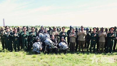 View - 	Đại tướng Nguyễn Tân Cương thăm Lữ đoàn Đặc công cơ động