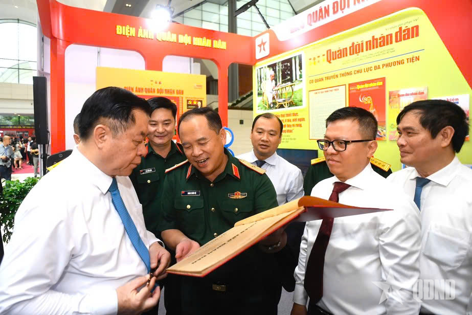 Khai mạc Hội Báo toàn quốc năm 2025: Khẳng định vai trò tiên phong của báo chí trong hành trình 100 năm đồng hành cùng dân tộc