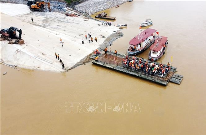 Tái thiết lập cầu phao Phong Châu (Phú Thọ) phục vụ người dân từ hôm nay (20-6)