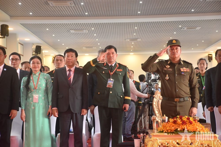 Lễ kỷ niệm 48 năm “Con đường tiến tới đánh đổ chế độ diệt chủng Pol Pot” được tổ chức tại Khu di tích lịch sử quân sự Techo Koh Thmor X16 (khu vực X16), huyện Memot, tỉnh Tbong Khmum, Campuchia dưới sự chủ trì của Đại tướng Tea Seiha, Phó thủ tướng, Bộ trưởng Bộ Quốc phòng Campuchia.