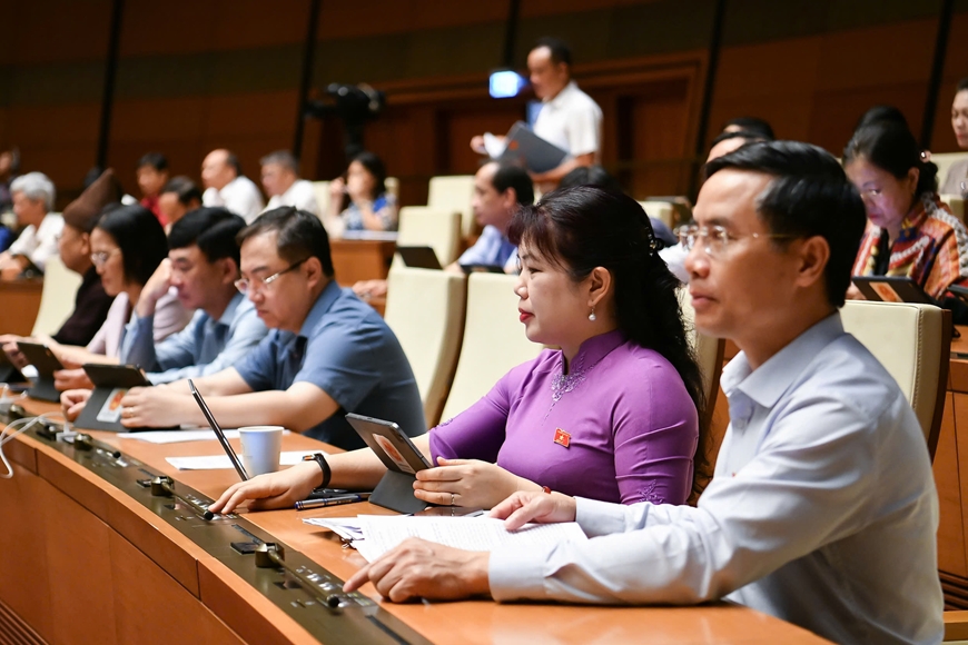 Tạo thuận lợi cho nhà đầu tư, nhà khoa học, chuyên gia được nhập quốc tịch Việt Nam
