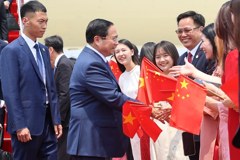 Thủ tướng Phạm Minh Chính tới Thiên Tân, bắt đầu dự Diễn đàn Kinh tế thế giới và làm việc tại Trung Quốc