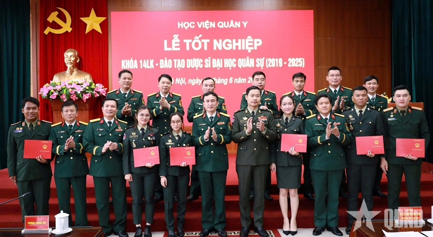 Học viện Quân y tổ chức Lễ tốt nghiệp đào tạo dược sĩ đại học quân sự cho học viên Lào và Campuchia