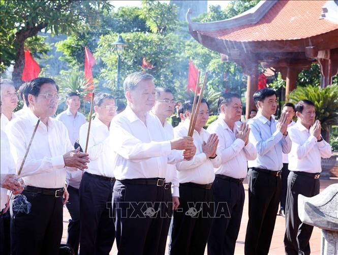 Tổng Bí thư Tô Lâm: Đòn bẩy chiến lược đưa Quảng Trị vươn lên trở thành cực tăng trưởng mới vùng Bắc Trung Bộ