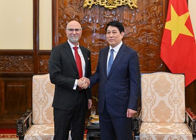 View - 	Chủ tịch nước Lương Cường tiếp Đại sứ Canada và Iran