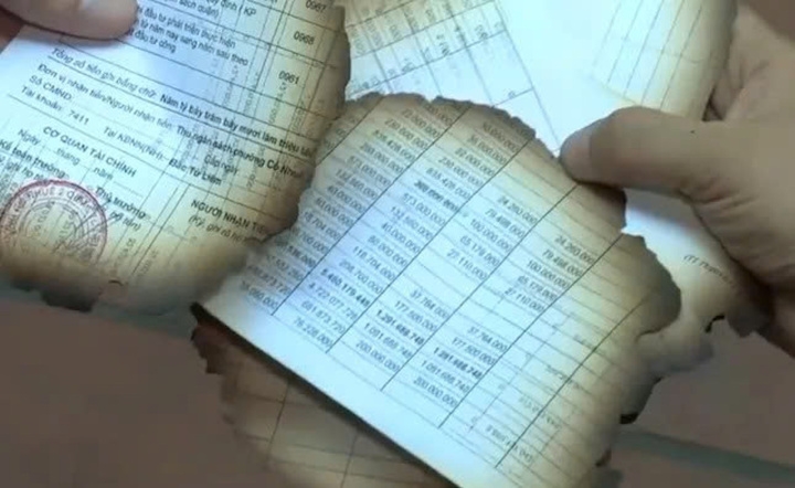 Hà Nội: Làm rõ thông tin một số tài liệu có dấu đỏ bị đốt cạnh trụ sở UBND phường