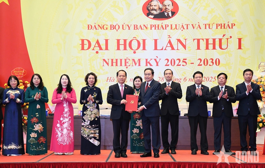 Chủ tịch Quốc hội Trần Thanh Mẫn dự Đại hội Đảng bộ Ủy ban Pháp luật và Tư pháp của Quốc hội lần thứ I