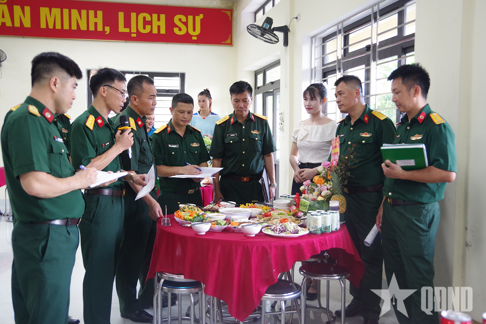 Lan tỏa “Bữa cơm gia đình ấm áp yêu thương”