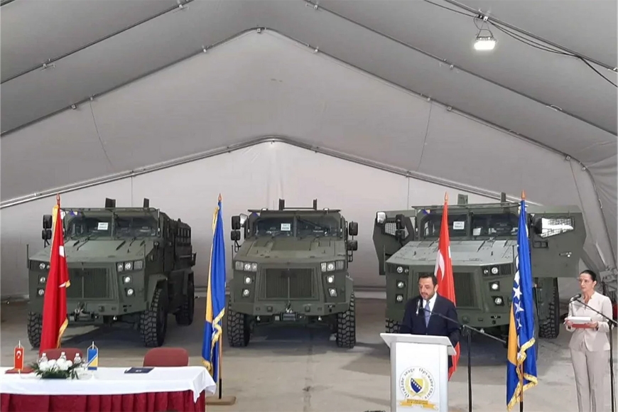 Lễ bàn giao xe bọc thép KIRPI II do Thổ Nhĩ Kỳ sản xuất cho Lực lượng vũ trang Bosnia và Herzegovina. Ảnh: Sarajevo Times