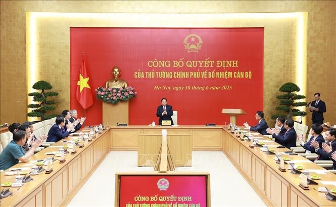 Thủ tướng Phạm Minh Chính trao quyết định bổ nhiệm 2 Bí thư Tỉnh ủy làm cán bộ cấp Thứ trưởng