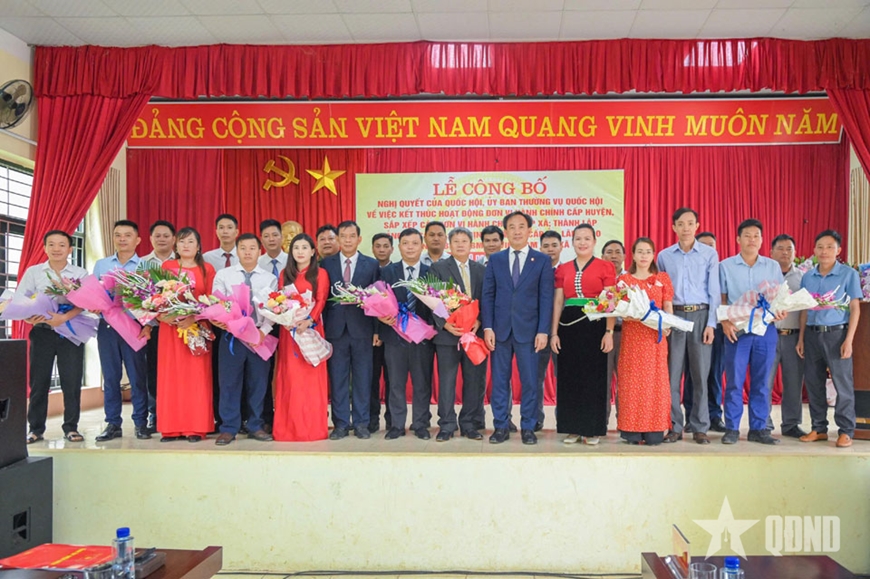 Điện Biên: Công bố nghị quyết, quyết định của Trung ương và tỉnh về sắp xếp đơn vị hành chính