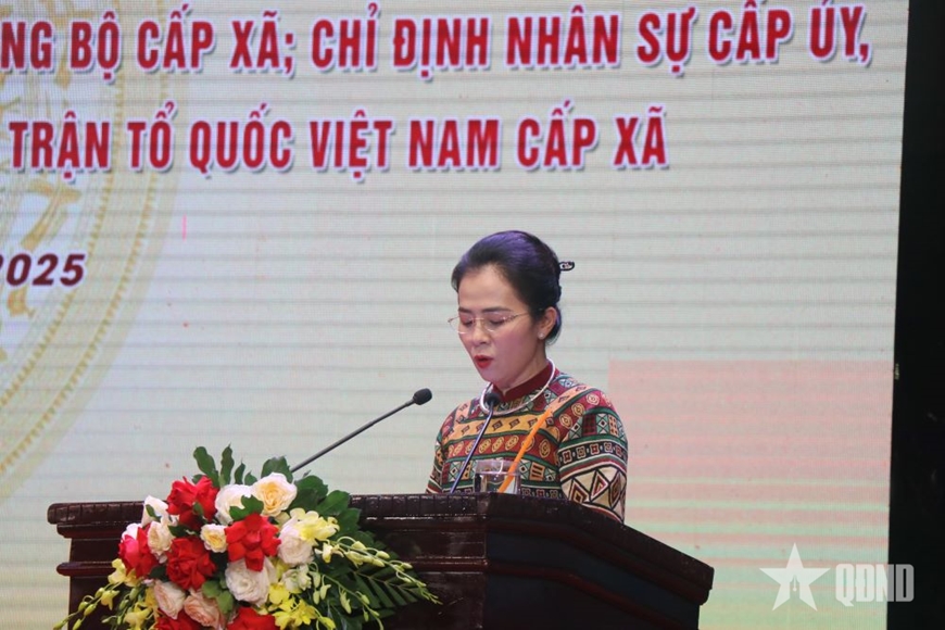 Nghệ An công bố các quyết định thực hiện chính quyền 2 cấp