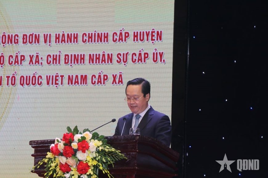Nghệ An công bố các quyết định thực hiện chính quyền 2 cấp