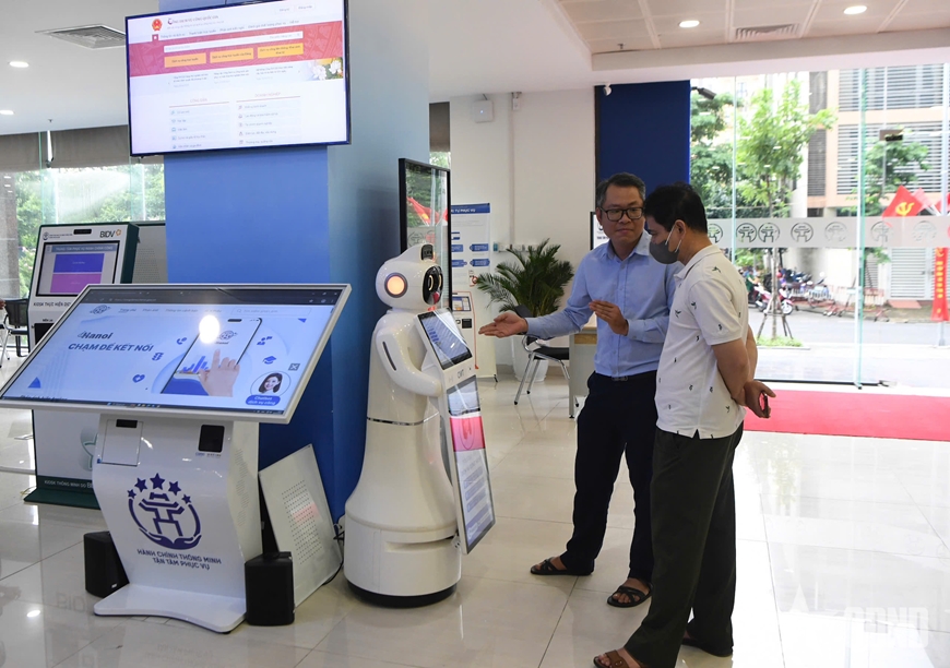 Ngày đầu vận hành chính quyền địa phương hai cấp ở Hà Nội: Bảo đảm thuận tiện cho người dân, doanh nghiệp