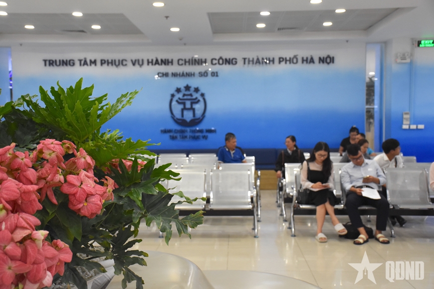 Ngày đầu vận hành chính quyền địa phương hai cấp ở Hà Nội: Bảo đảm thuận tiện cho người dân, doanh nghiệp