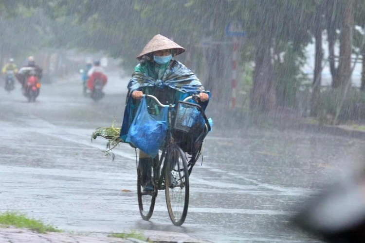 Thời tiết hôm nay (2-7): Mưa dông tiếp diễn ở nhiều vùng trên cả nước