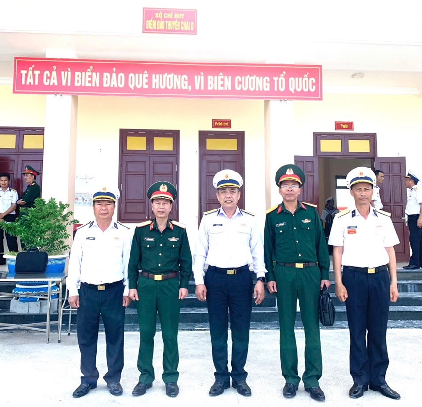 Đến Trường Sa thêm mến yêu Tổ quốc