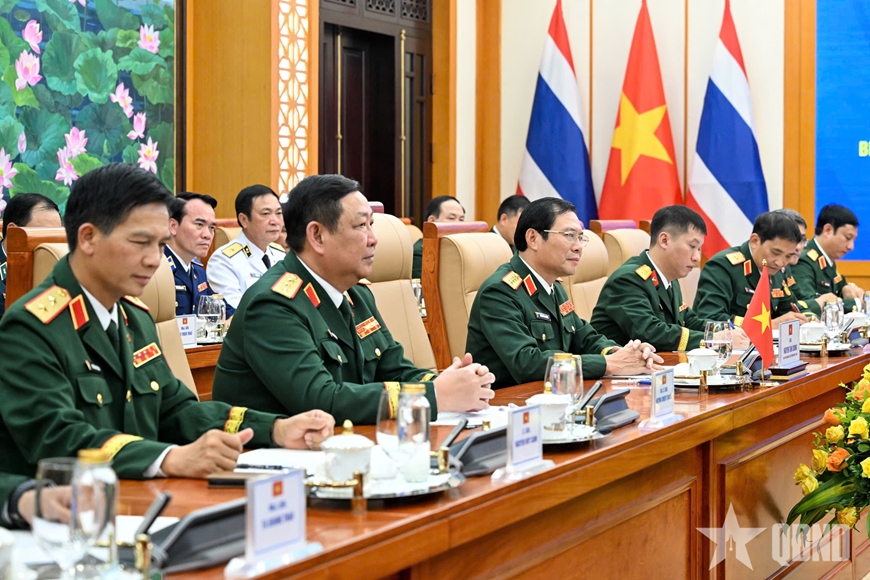 Đại tướng Nguyễn Tân Cương hội đàm với Tư lệnh Lực lượng Quốc phòng Thái Lan