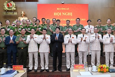 View - 	Chủ tịch nước Lương Cường dự Hội nghị sơ kết công tác Công an