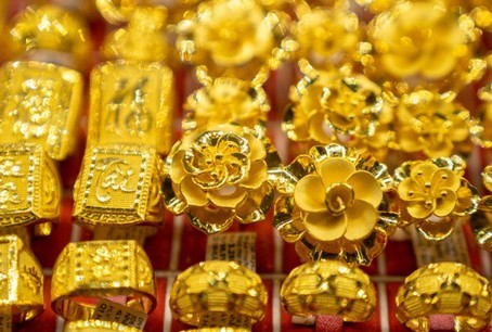 Giá vàng hôm nay (8-7): Vàng thế giới tăng nhẹ trước thời hạn áp thuế của Mỹ