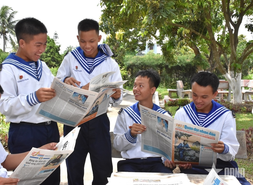 Ô cửa sổ nuôi dưỡng tâm hồn người lính