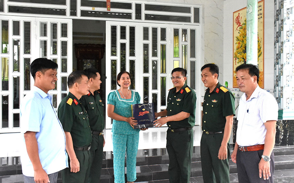 Tình cảm gửi lại trong dân