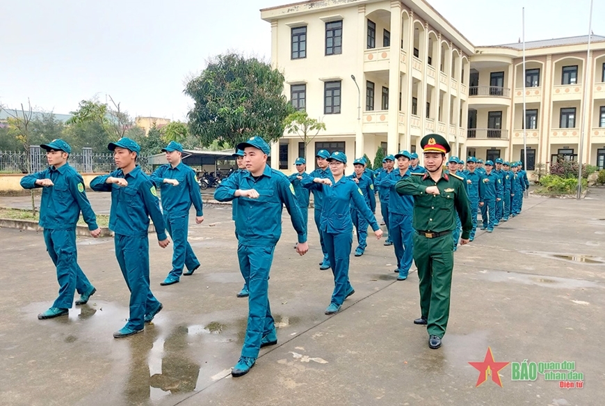 Mức lương của công chức Chỉ huy trưởng Ban CHQS cấp xã sau sáp nhập là bao nhiêu?
