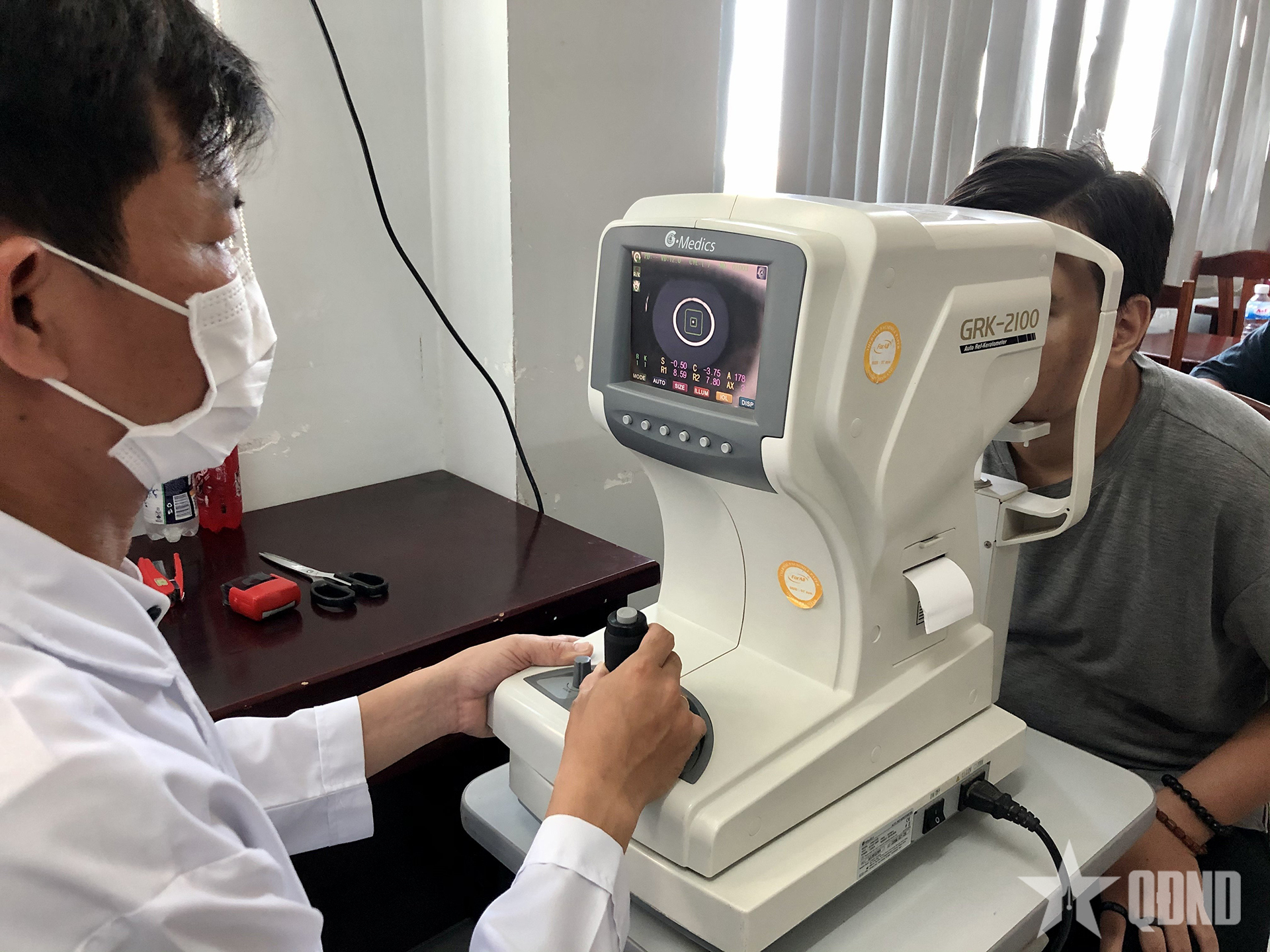 Không gọi nhập ngũ với công dân bị cận thị lớn hơn 1,5 diop trở lên